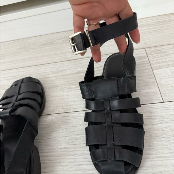 ALOHAS Perry Ankle black leather Strap Fisherman Sandal size 35 missing 1 strap - Picture 4 of 9